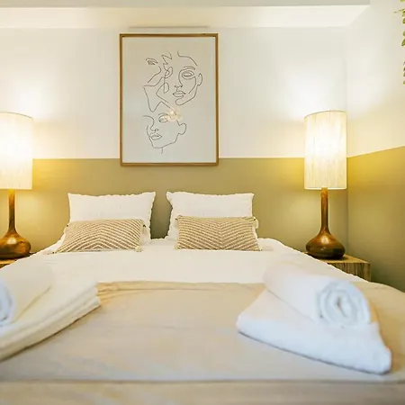 Holiday home De Charme Avec Spa, Terrasse Et Grand Jardin, Au Coeur Des Vignobles Entre Moulins Et Vichy - Fr-1-489-507 Saulcet